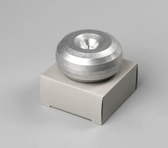 Papiergewicht & Stifthalter aus Aluminium – Designobjekt | HMM Taiwan