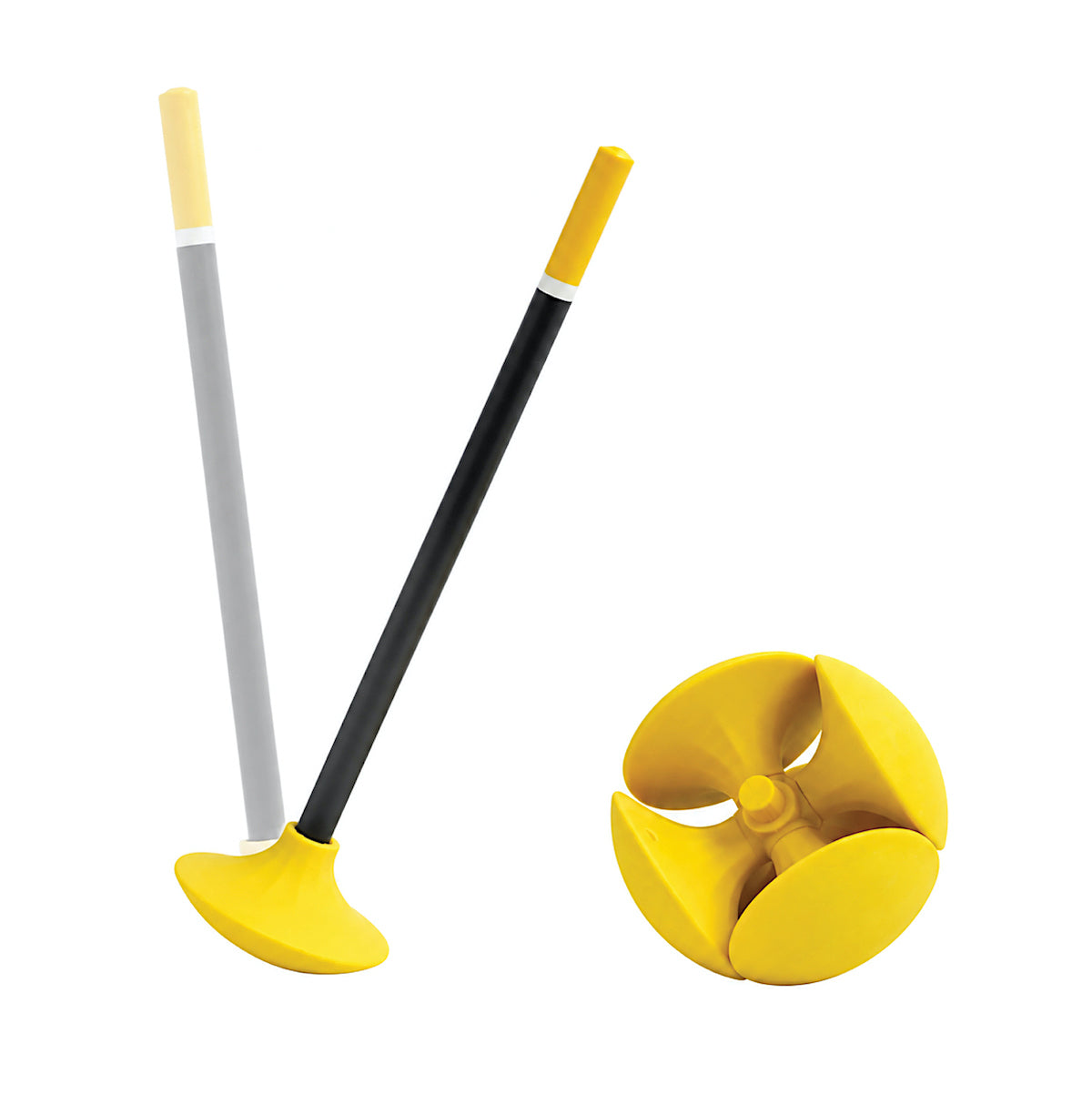 HMM Eraser Ball in Sunshine Yellow als Kartenhalter – eine Hand steckt eine Visitenkarte zwischen die gelben Radiergummi-Elemente.