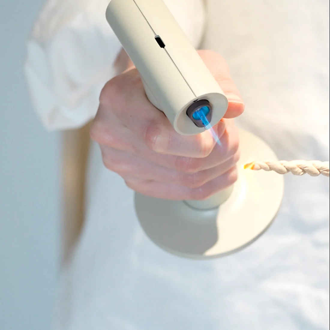 T-Torch Sturmfeuerzeug – Design Gasbrenner nachfüllbar Beige | HMM Taiwan