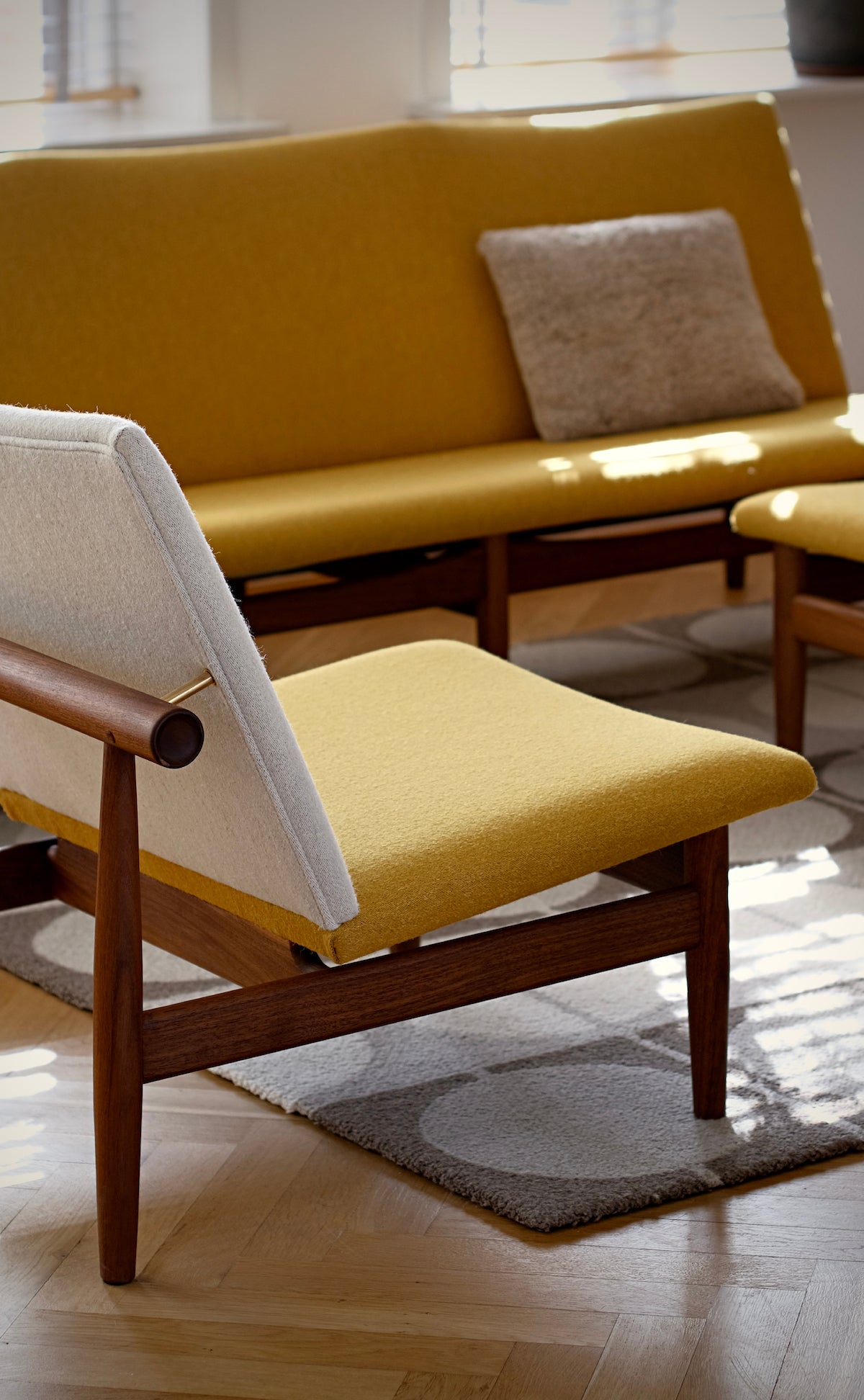 Sofa 2er Japan Chair Stoffbezug | Finn Juhl | House of Finn Juhl Made in Denmark