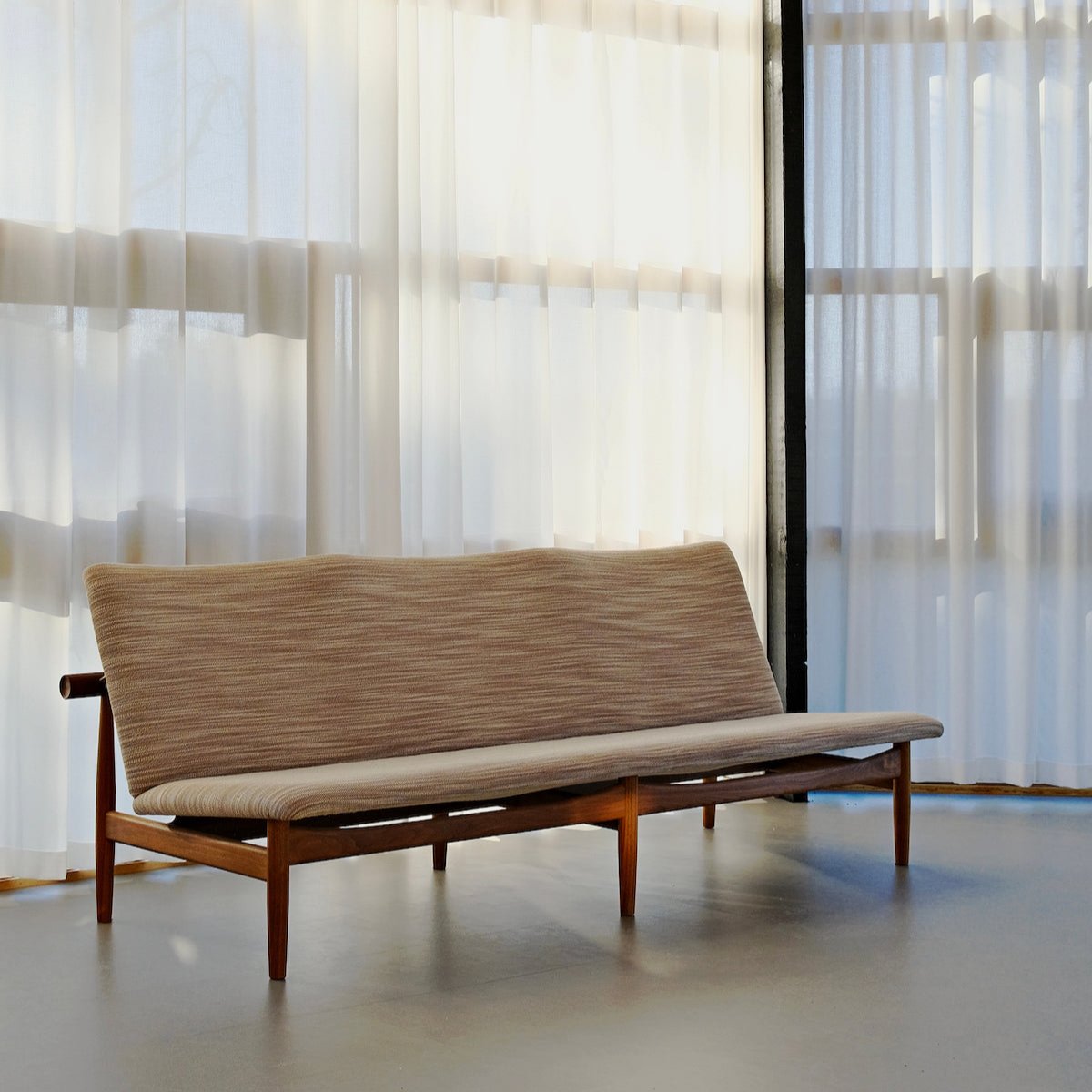 Sofa 3er Japan Chair Stoffbezug | Finn Juhl | House of Finn Juhl Made in Denmark