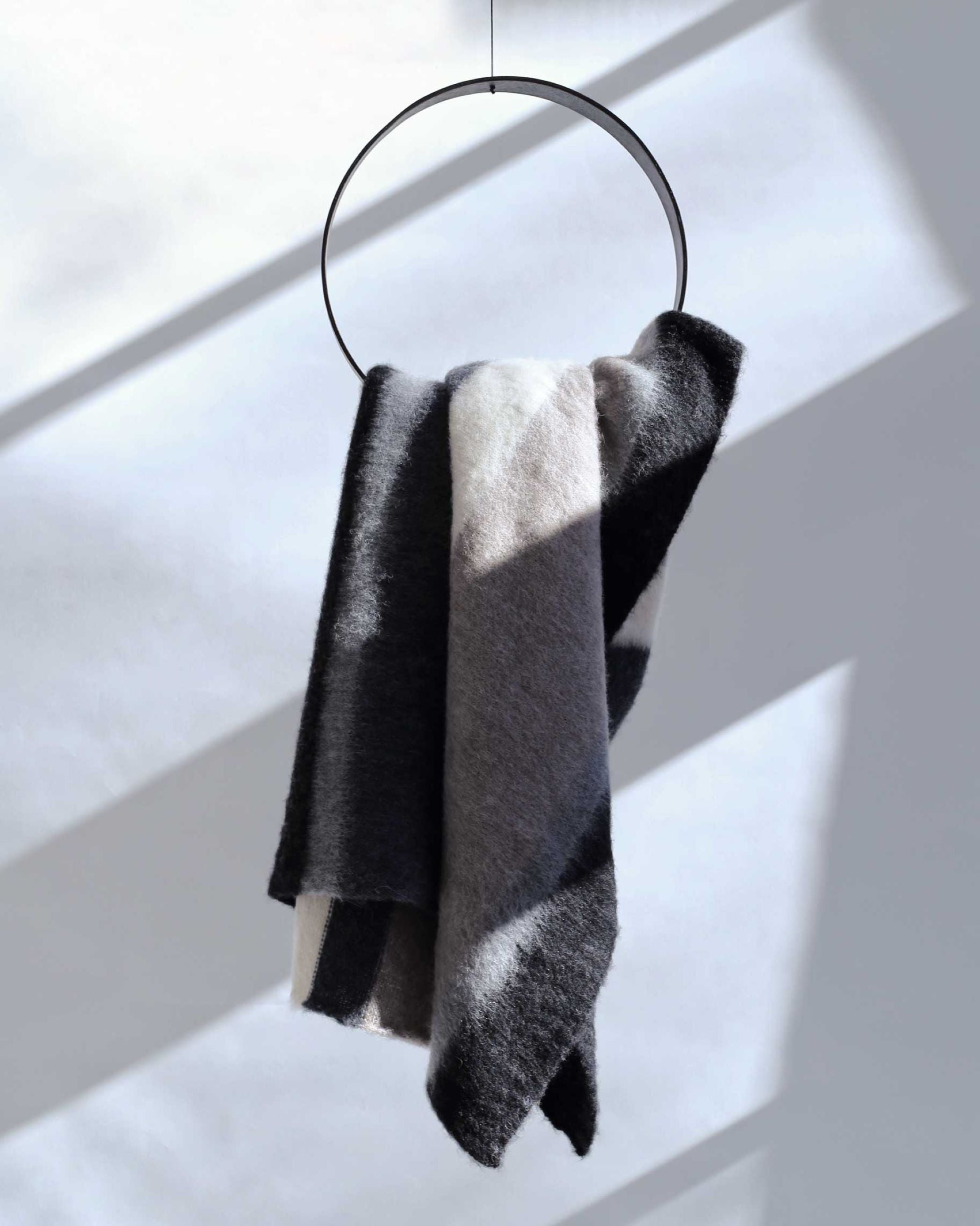 LPJ STUDIOS Recycling Strickdecke Multicolor aus einer Alpaca-Mischung