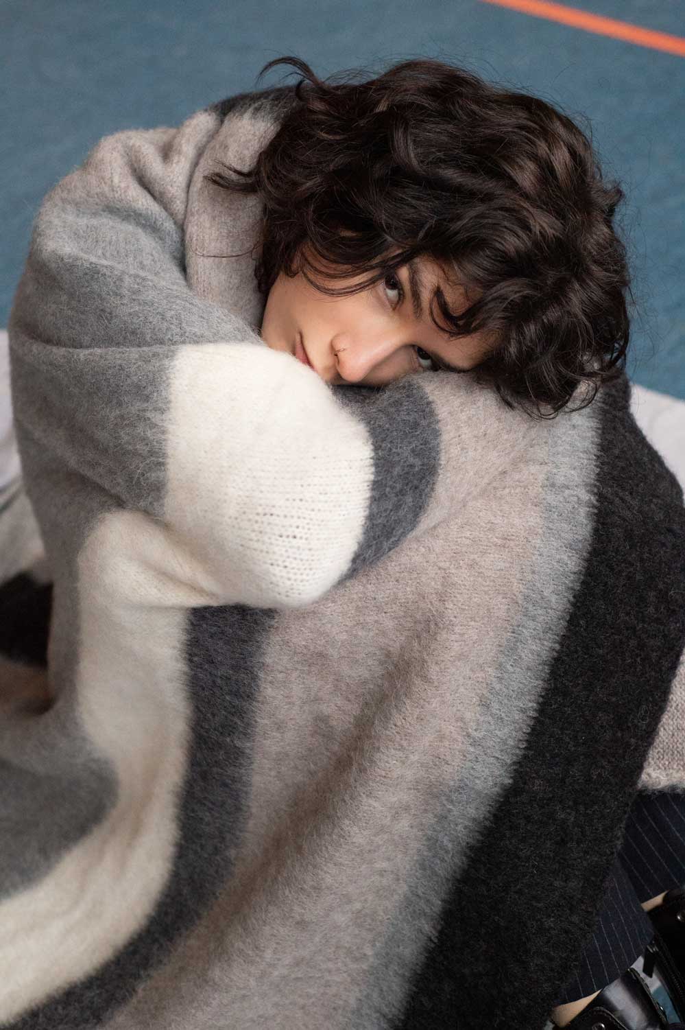 LPJ STUDIOS Recycling Strickdecke Multicolor aus einer Alpaca-Mischung