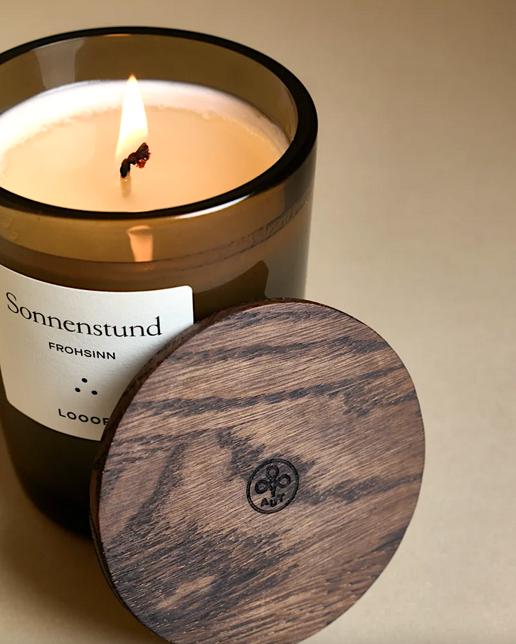 LOOOPS Heimkehr Duftkerze mit Rosmarin, Lavendel und Gewürznelke im Glas