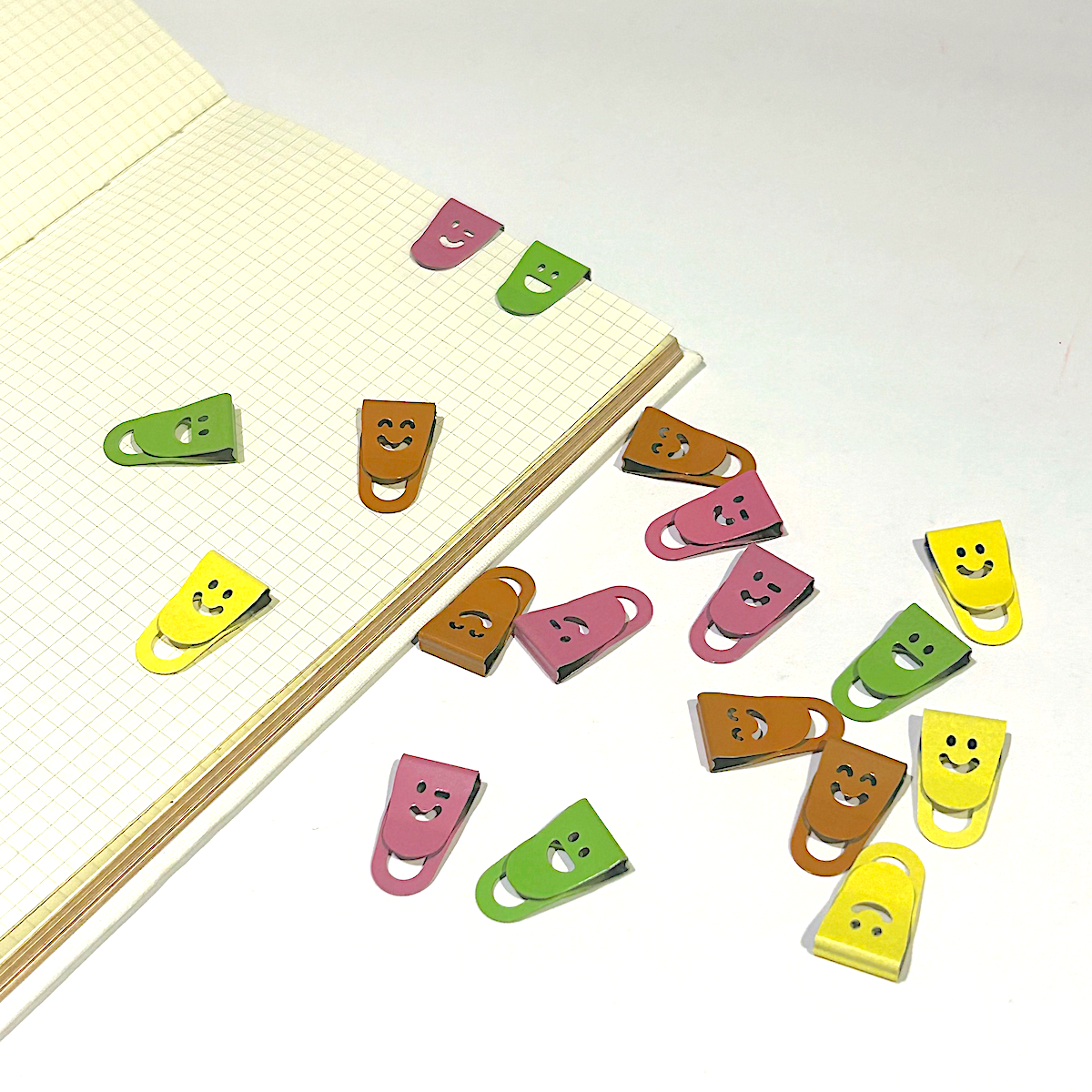 Dokumenten-Clip in 4 Farben | Smiley Super Clip | OTHO | Made in Japan
