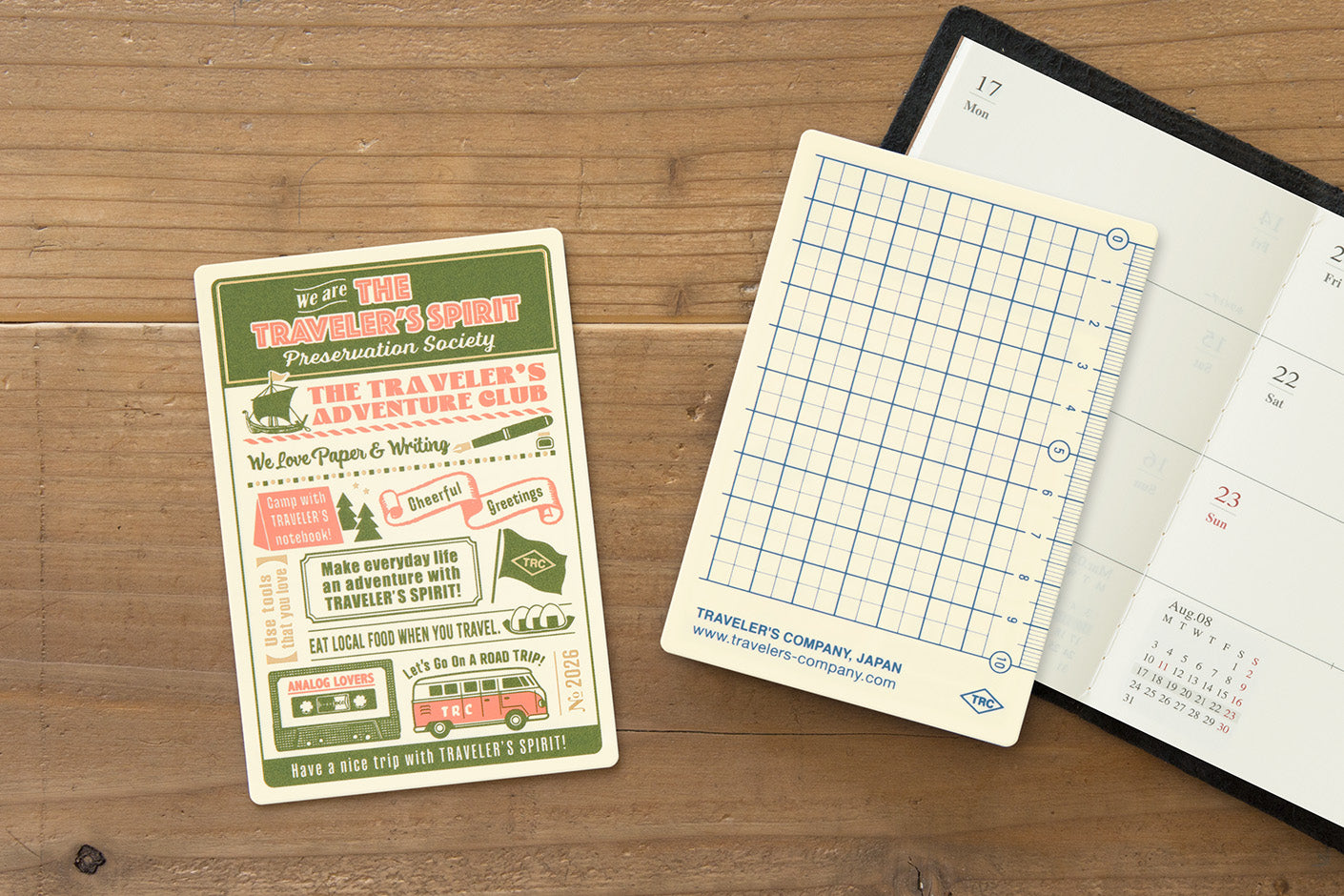 Schreibunterlage aus Kunststoff | Traveler's Notebook 2026 | Passport Size | Made in Japan