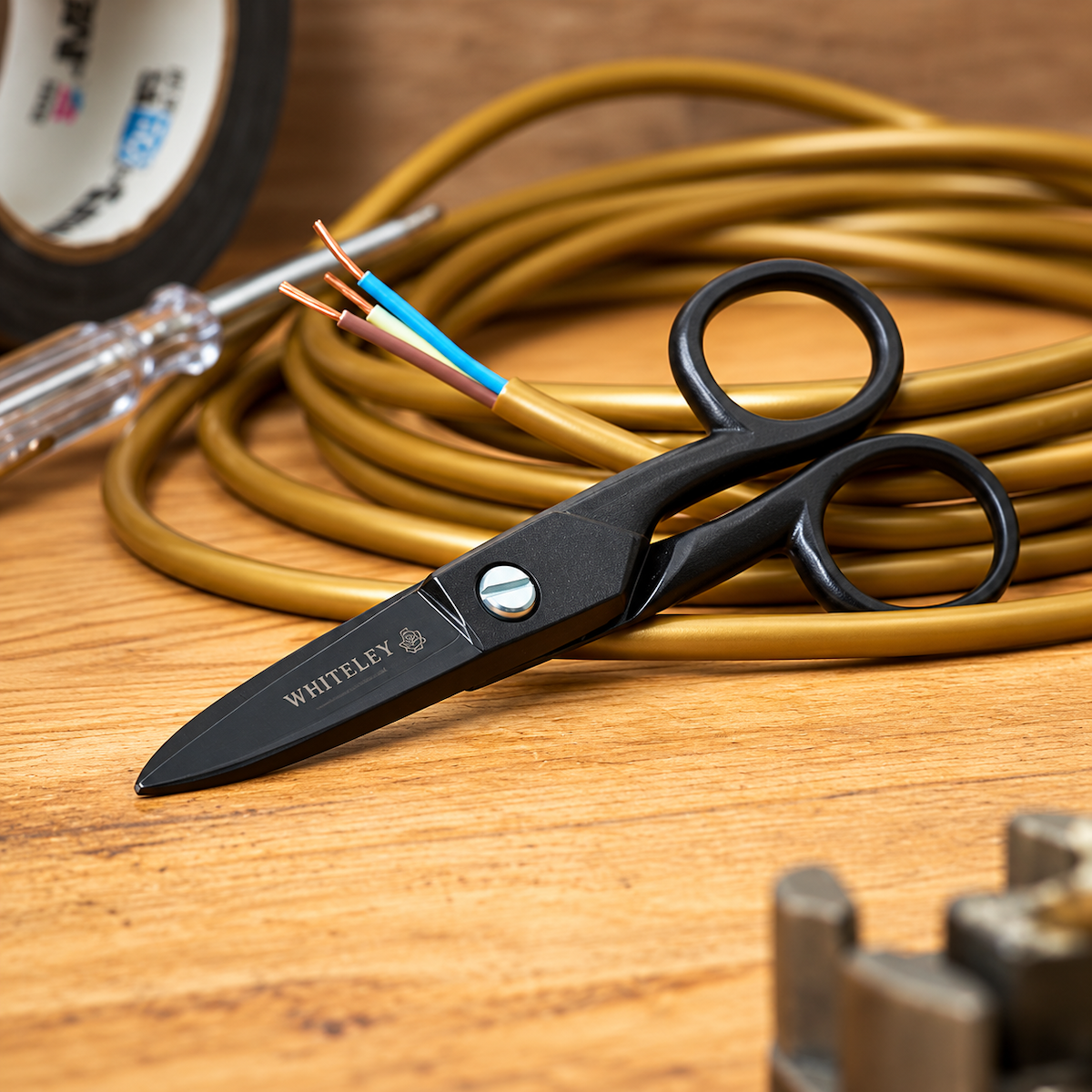 William Whiteley Elektrikerschere 5" aus schwarzem PTFE-beschichtetem Carbonstahl – handgefertigt in Sheffield