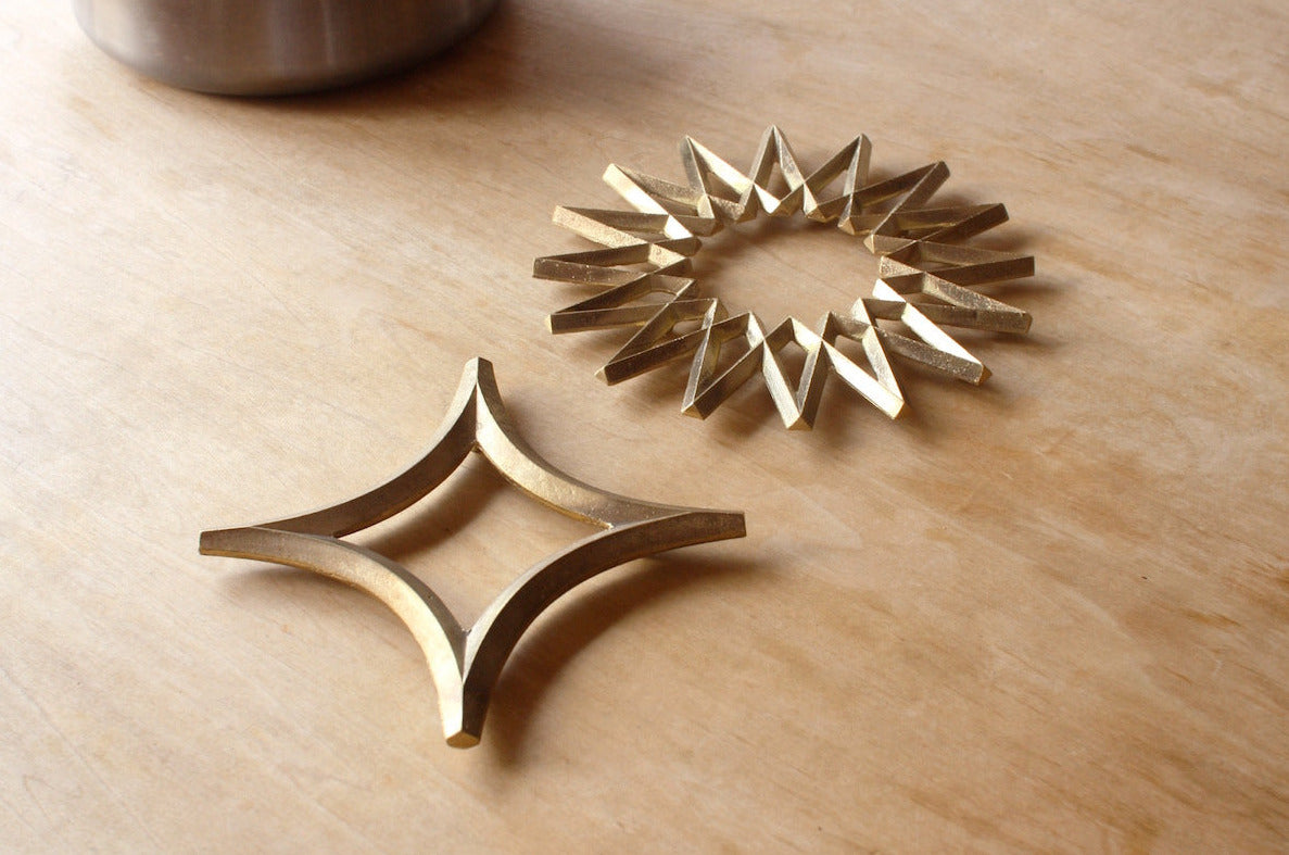 FUTAGAMI - Massiver Untersetzer aus Messing | Trivet Star | Made in Japan