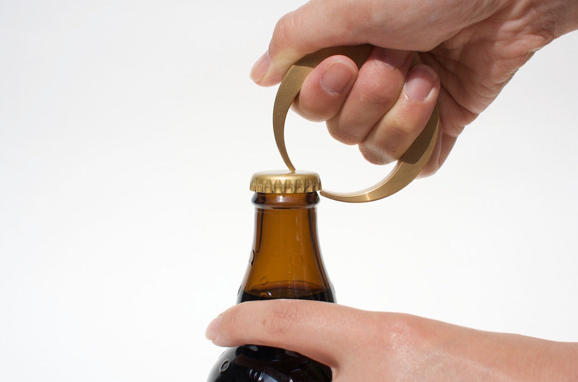 FUTAGAMI - Flaschenöffner aus Messing | Crescent Moon | Made in Japan