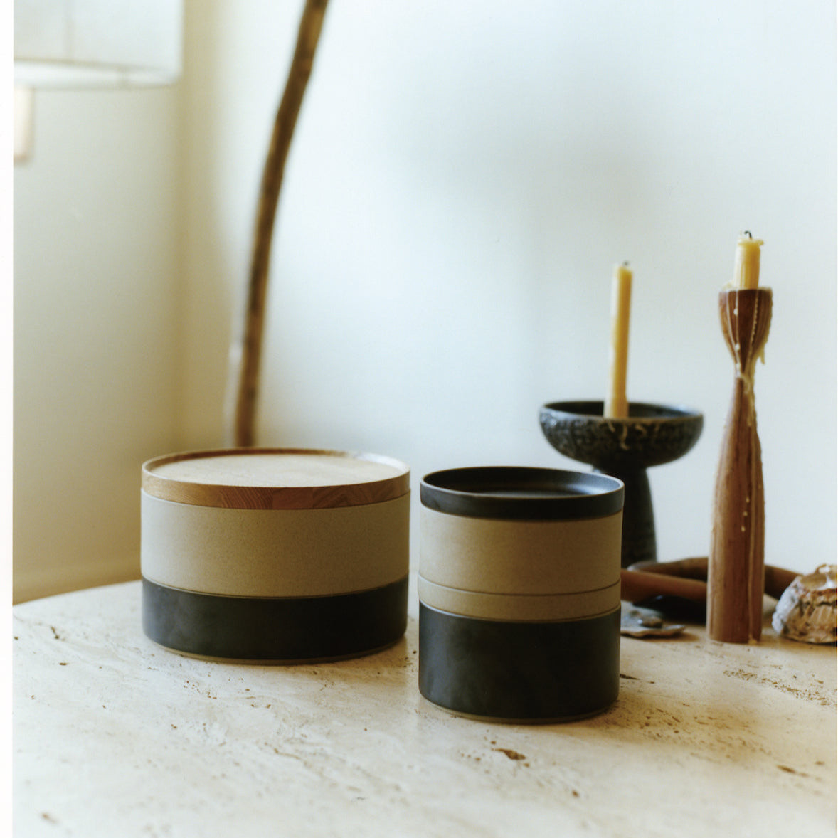 HASAMI PORCELAIN Schale natur aus einer Mischung aus Porzellan und Ton