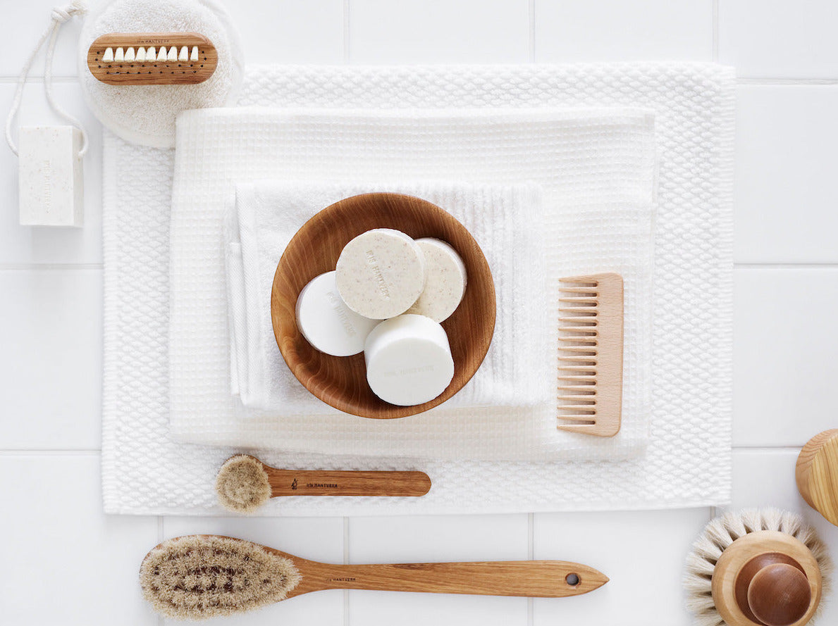 IRIS HANTVERK Badebürste mit Griff Eiche Rosshaar Handmade in Sweden