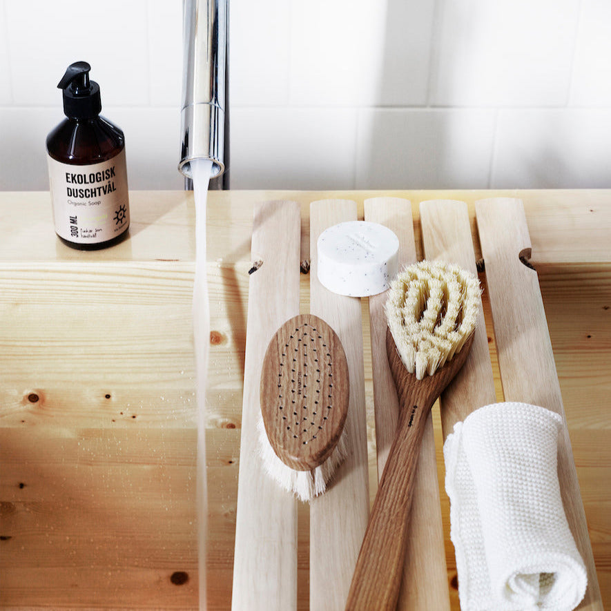 IRIS HANTVERK Badebürste mit Griff Eiche Rosshaar Handmade in Sweden