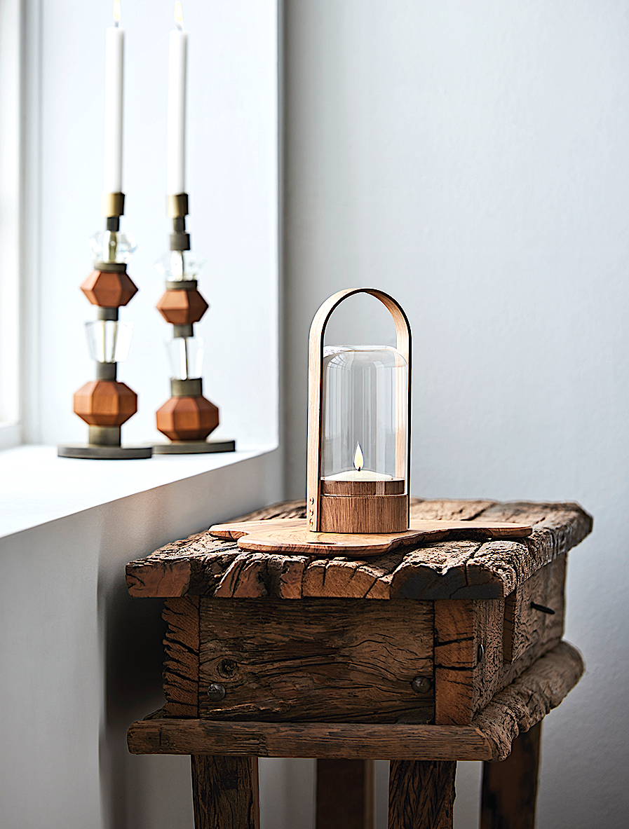 LE KLINT - Tragbare USB Tischleuchte aus Eichenholz | Candlelight