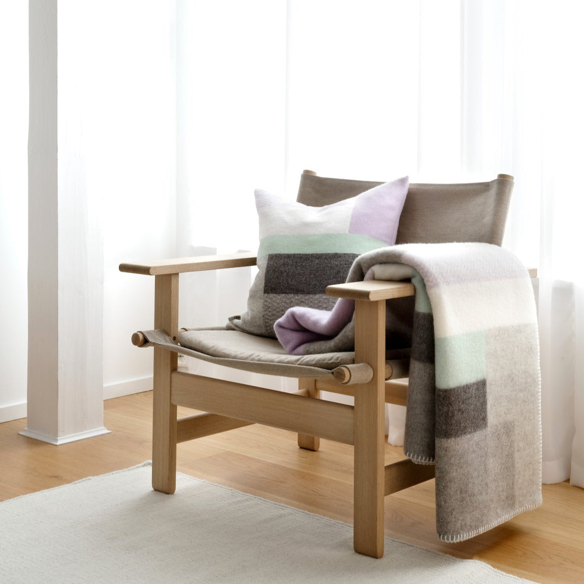 RØROS TWEED - Lammwollkissen Bauhausstil Grau Mikkel 50 x 50 cm Made in Norwegen