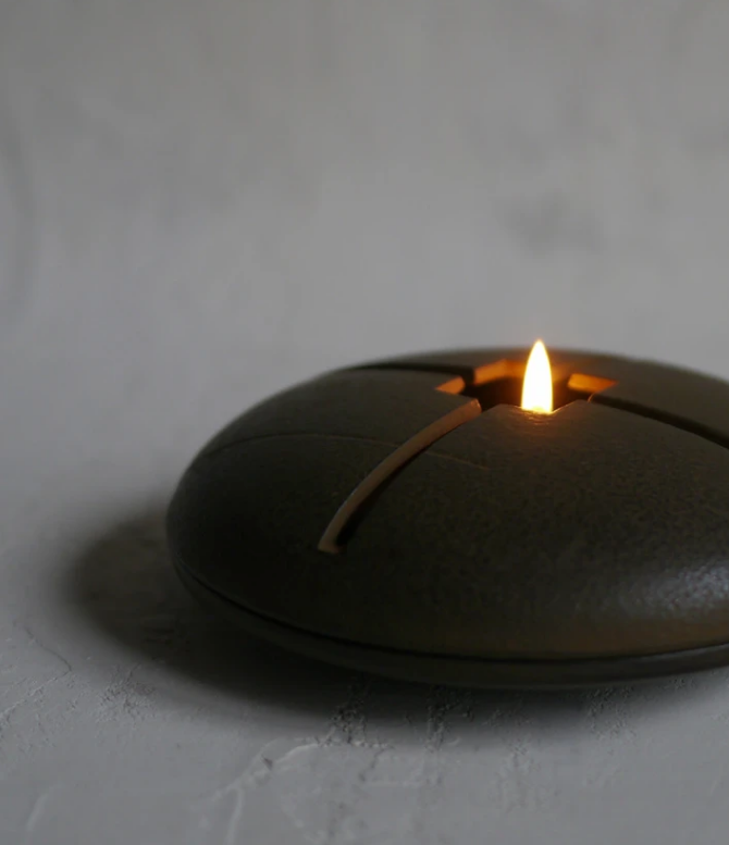 SUZUKI MORIHISA STUDIO rundes Gusseisen Kerzengehäuse Handmade in Japan