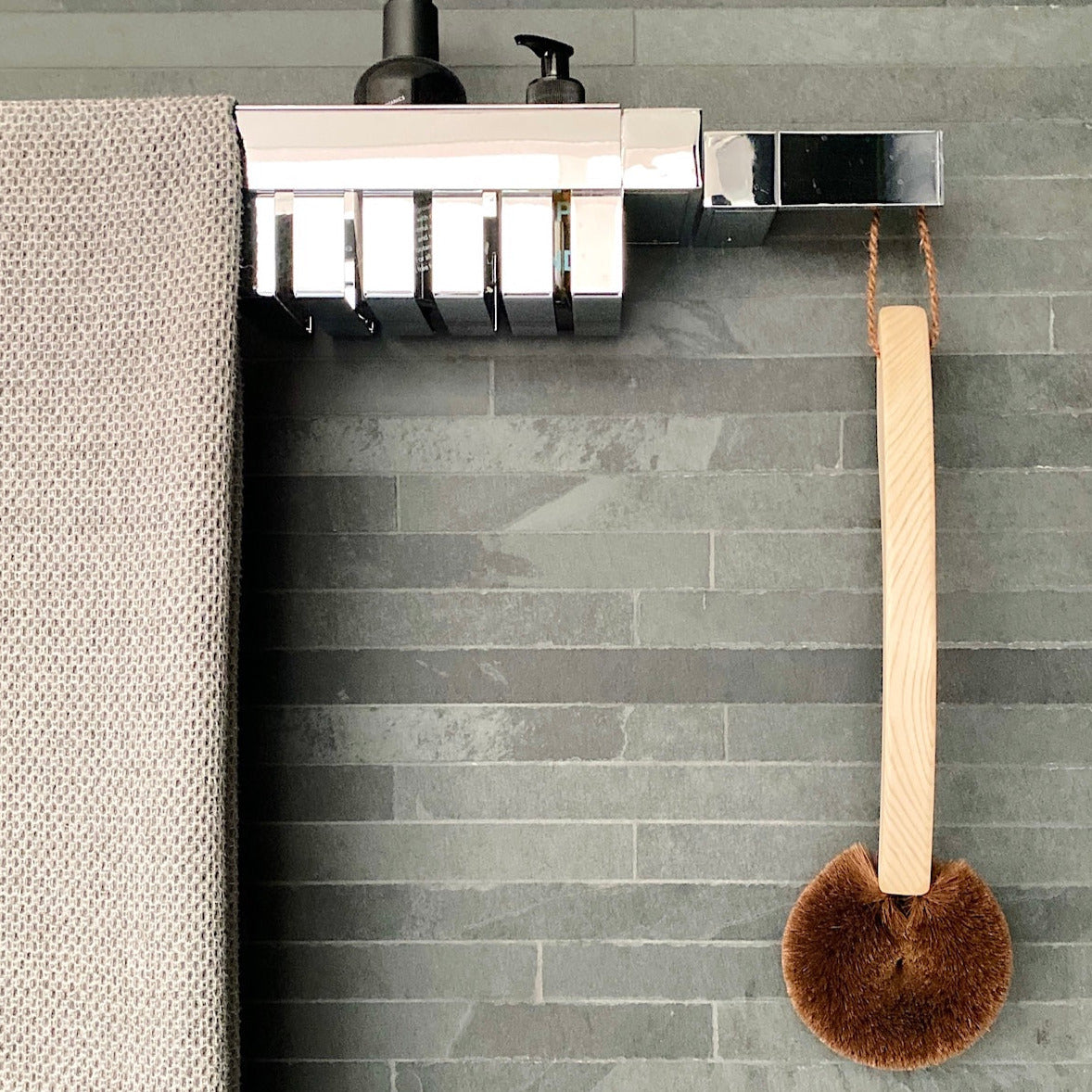 Körperbürste mit langem Griff aus japanischer Zypresse | Kishu Shuro