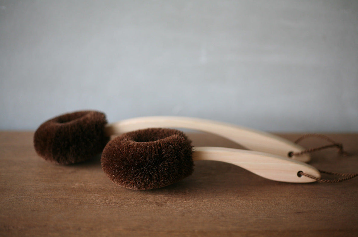 TAKADA - Körperbürste mit langem Griff aus japanischer Zypresse | Kishu Shuro Zypresse | Kishu Shuro