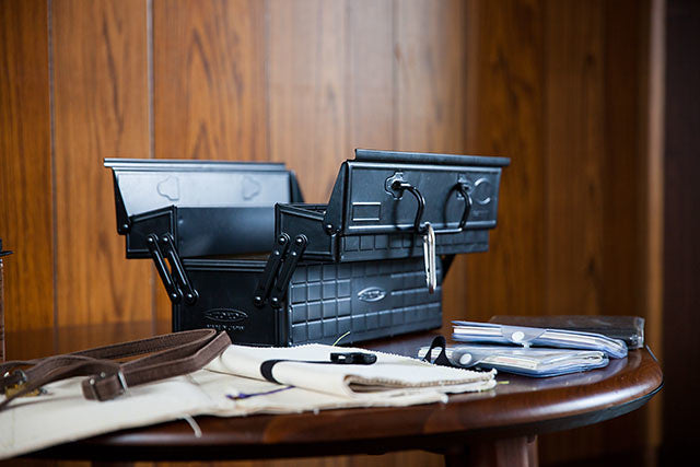 TOYO STEEL Werkzeugbox ST aus Stahl Silber pulverbeschichtet | Made in Japan