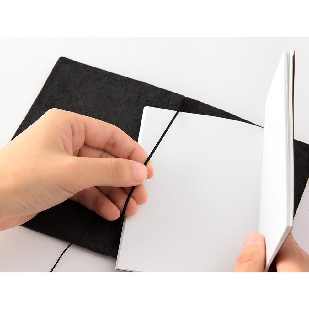 TRAVELER'S NOTEBOOK, passport black Notizbuch Nachhaltig Fair Handmade