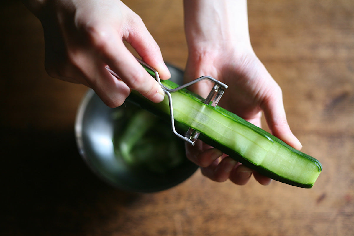 YOSHITA DESIGN Edelstahl-Schäler robust und elegant Handmade in Japan