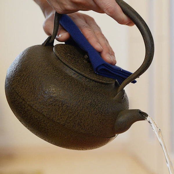 Wasserkessel aus Gusseisen Kodai Hiramaru Tetsubin | Chobundo | Handmade in Japan