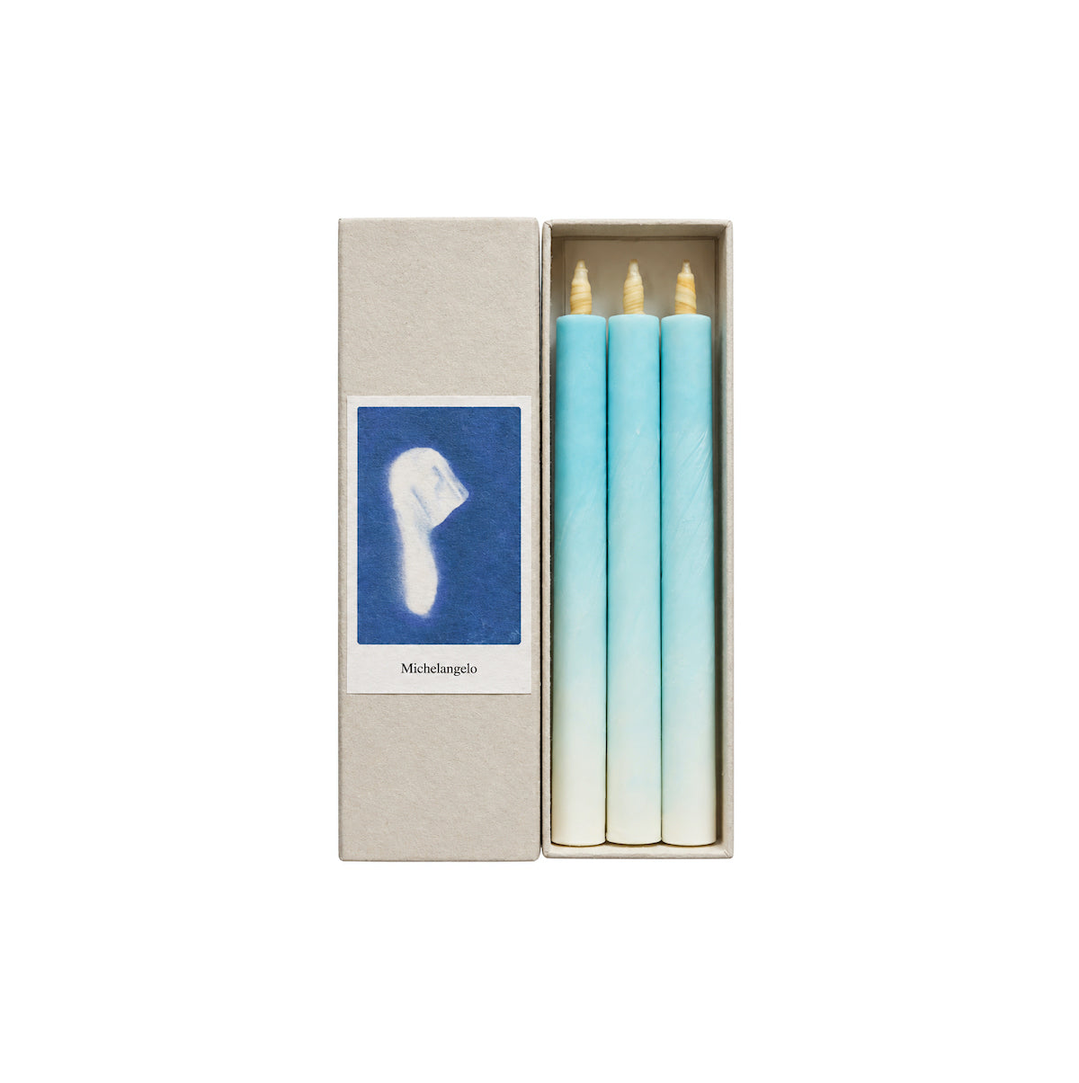 Japanisches Kerzenset Michelangelo von HAZE mit drei türkisblauen Warosoku-Kerzen, die sanft in Weiss übergehen, in einer Washi-Geschenkbox.
