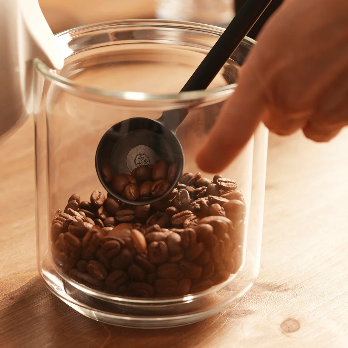 Transparenter HMM Space Jar Vorratsbehälter aus doppelwandigem Glas mit passendem Silikondeckel für Kaffee und Lebensmittel
