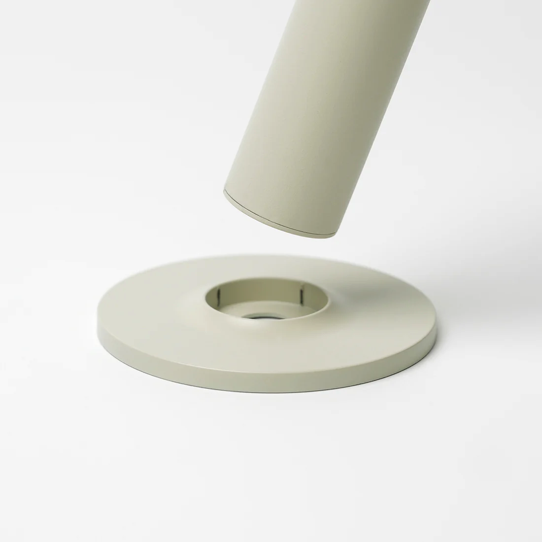 T-Torch Sturmfeuerzeug – Design Gasbrenner nachfüllbar Beige | HMM Taiwan