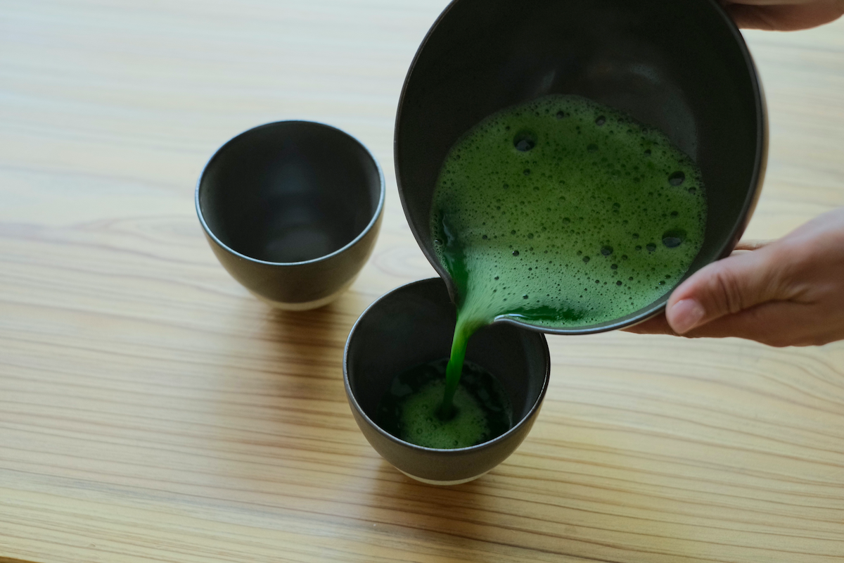 Horizon Teeschale L – Matcha-Schale mit Ausguss aus Porzellan | Made in Japan