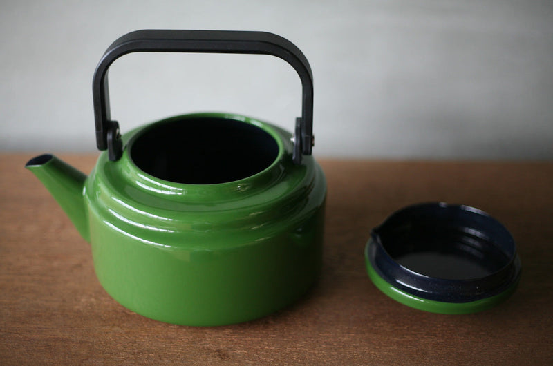 Wasserkocher aus Emaille 2.0 l | grün | Noda Horo | Made in Japan
