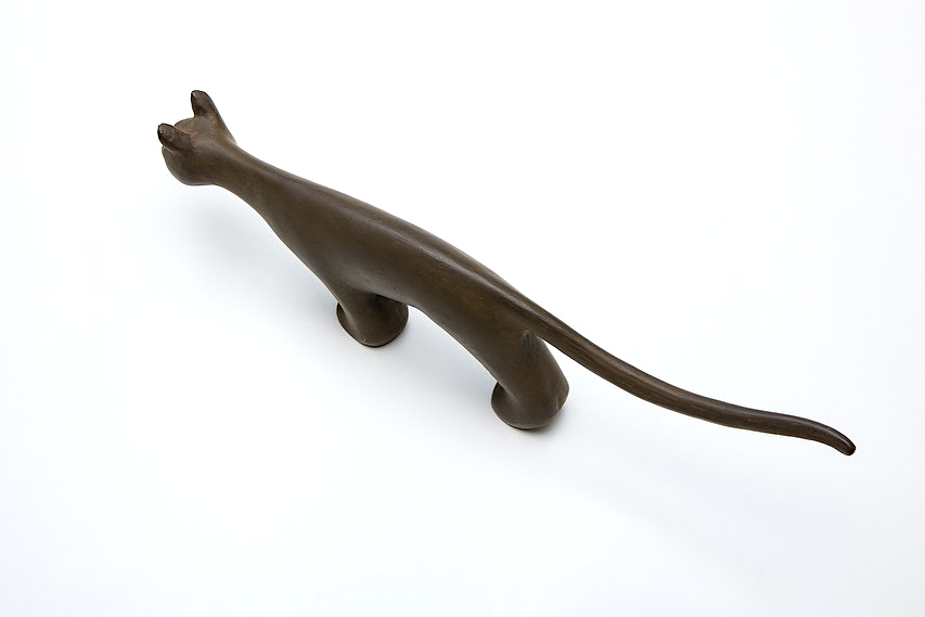Chami Bronzeskulptur medium | Handgegossene Katze von Suzuki Morihisa