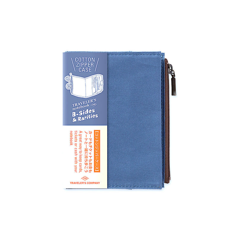 TRAVELER'S COMPANY - Baumwoll-Reissverschlusstasche blau in Reisepassgrösse Handmade in Japan