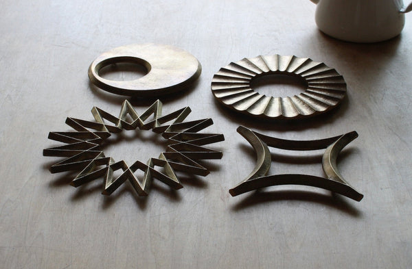 FUTAGAMI - massiver Untersetzer aus Messing | Trivet Sun | Made in Japan