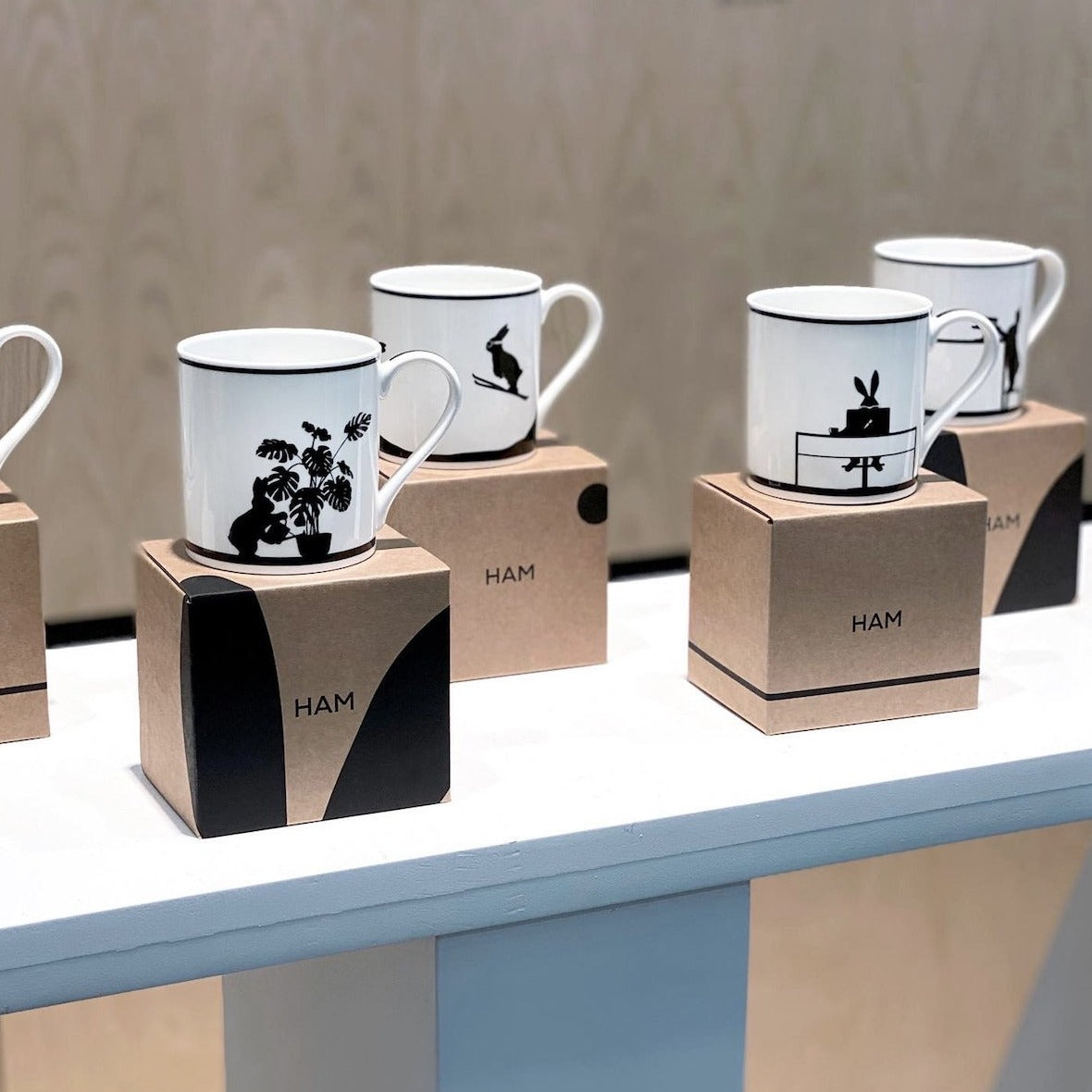 HAM, Wine Tasting Rabbit Mug, Porzellan, handgemalten Hasen-Illustrationen von Jo Ham