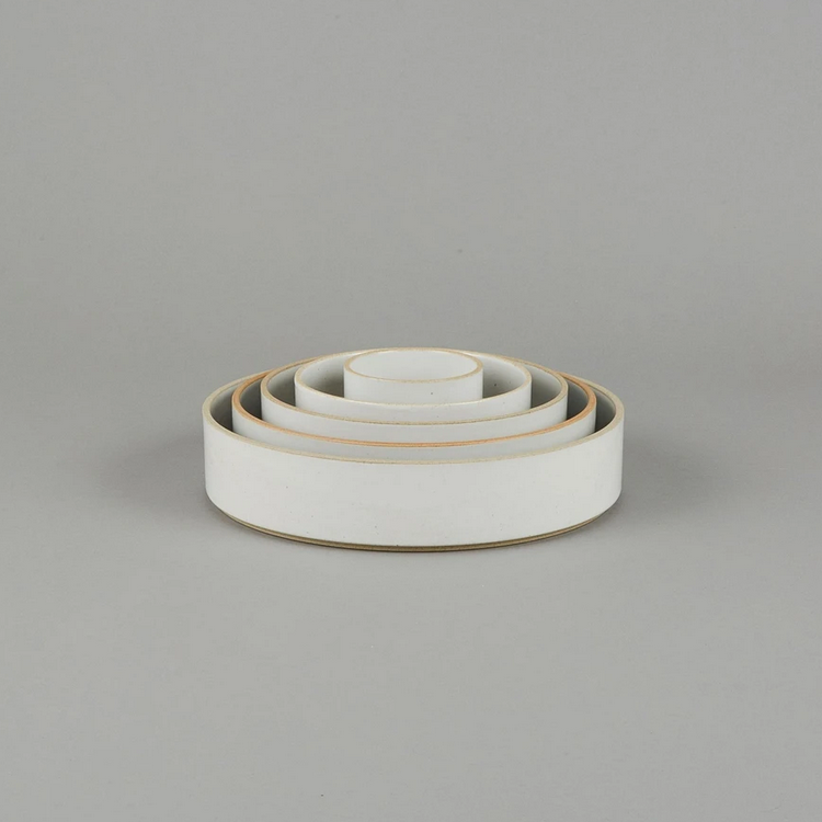 HASAMI PORCELAIN - Becher hellgrau glänzend aus Porzellan und Ton Made in Japan