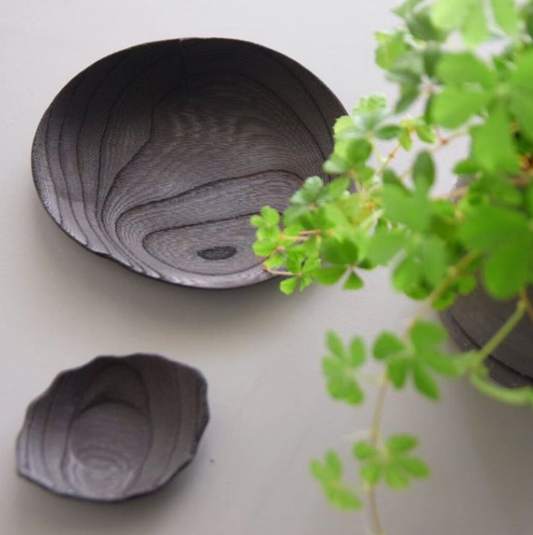 HATASHIKKI schwarz lasierte Schale aus Zelkovaholz Handmade in Japan