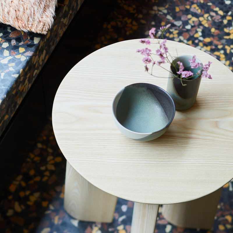 MORE - Beistelltisch P68 massives Eschenholz | Design Peter Fehrentz