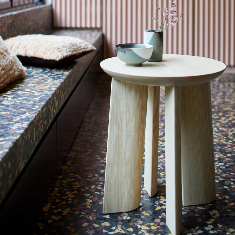 MORE - Beistelltisch P68 massives Eschenholz | Design Peter Fehrentz