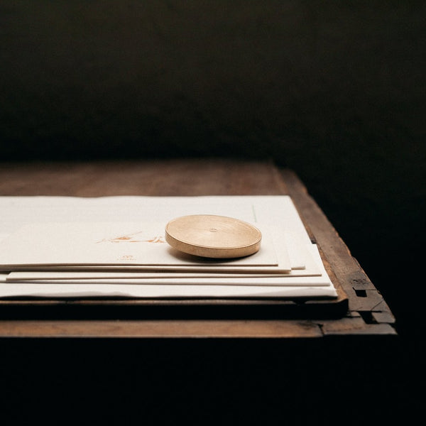 Briefbeschwerer aus massivem Messing | ystudio | Handmade in Taiwan